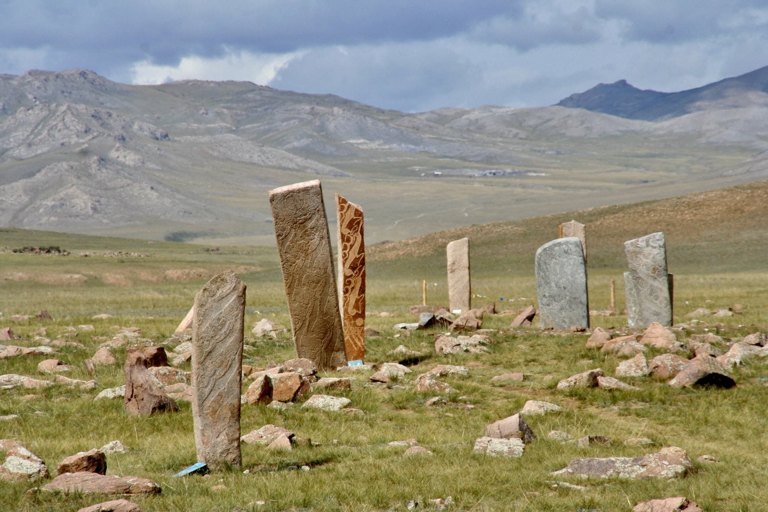 Ensemble de pierres à cerf près de Mörön, dans la province mongole de Hövsgöl.
