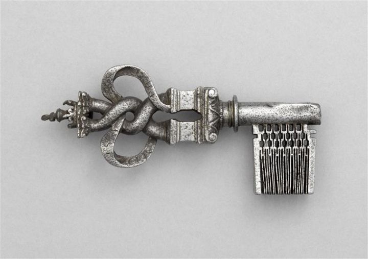 Histoire des clefs, de la haute antiquité à nos clefs USB