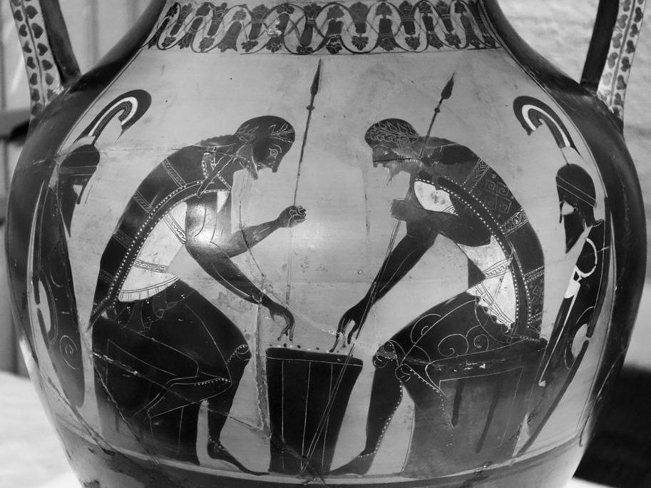 Achille et Ajax jouant Amphore attique de Nola, vers 530 av. J.-C. Naples, Museo Archeologico Nazionale. © V. Dasen.