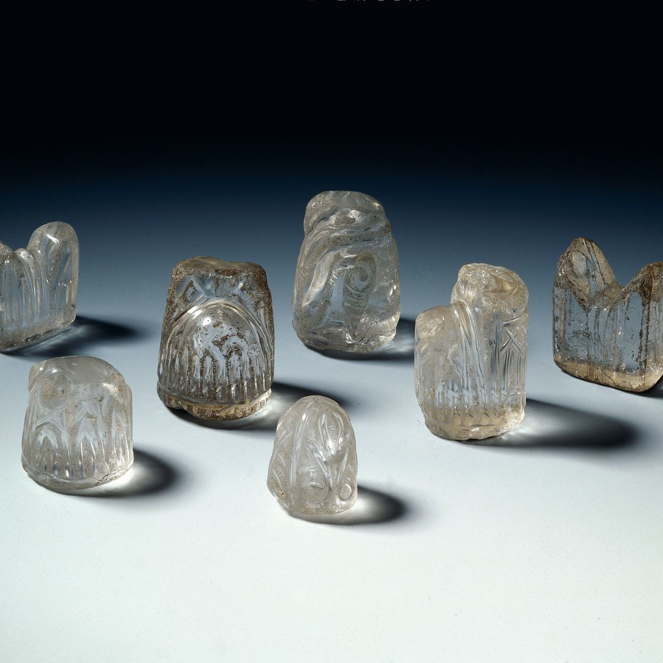 Pièces de jeu de Osnabrück en cristal de roche. Circa Xe - XIIe siècle. © Leo Hovestadt, Picasa