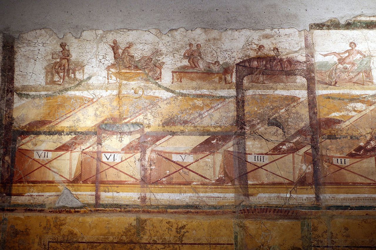 Fresque de scènes érotiques et de casiers numérotés de l’apodytorium des thermes suburbains de Pompéi © Archeology News Network