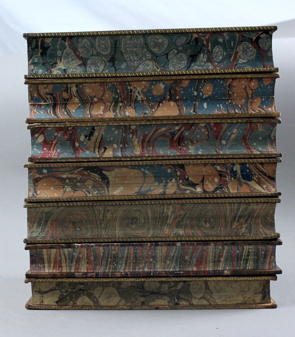 Tranches marbrées de livres anciens © Armagh Robinson Library