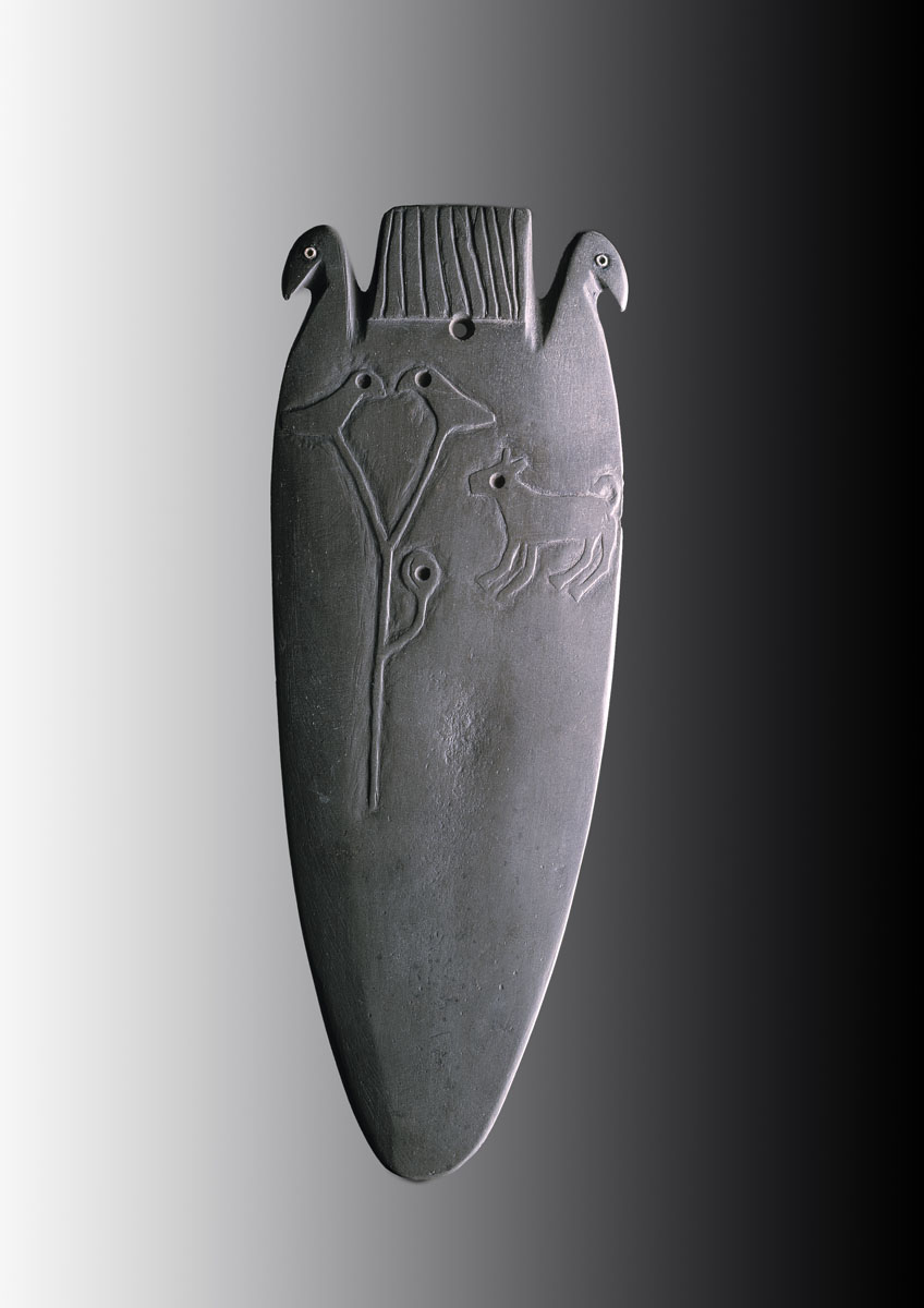 Palette d’appart décorée. Égypte, culture de Nagada II. Époque gerzéenne (vers 3500 av. J.-C.). Schiste. © Musée Barbier-Mueller / Photo Studio Ferrazzini Bouchet