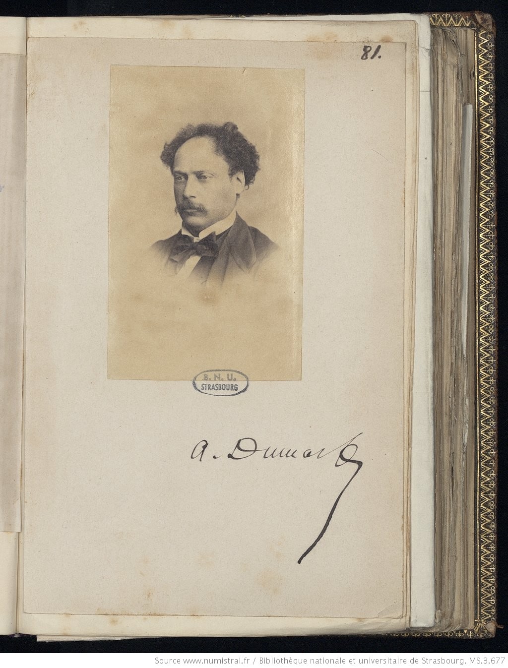 Livre d’amitié de la baronne de Walouïeff, portrait et autographe d’Alexandre Dumas © Manuscrits de la Bibliothèque nationale et universitaire de Strasbourg.